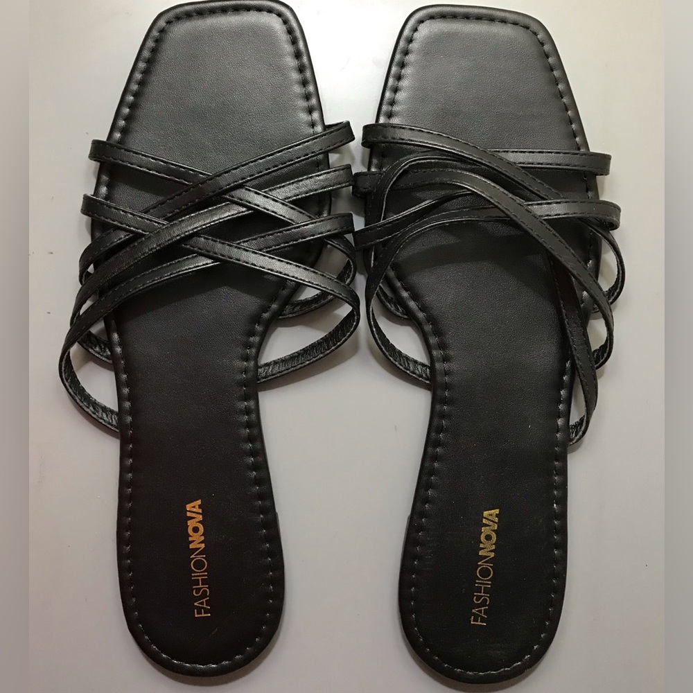 Fashion Nova Sandals 🖤